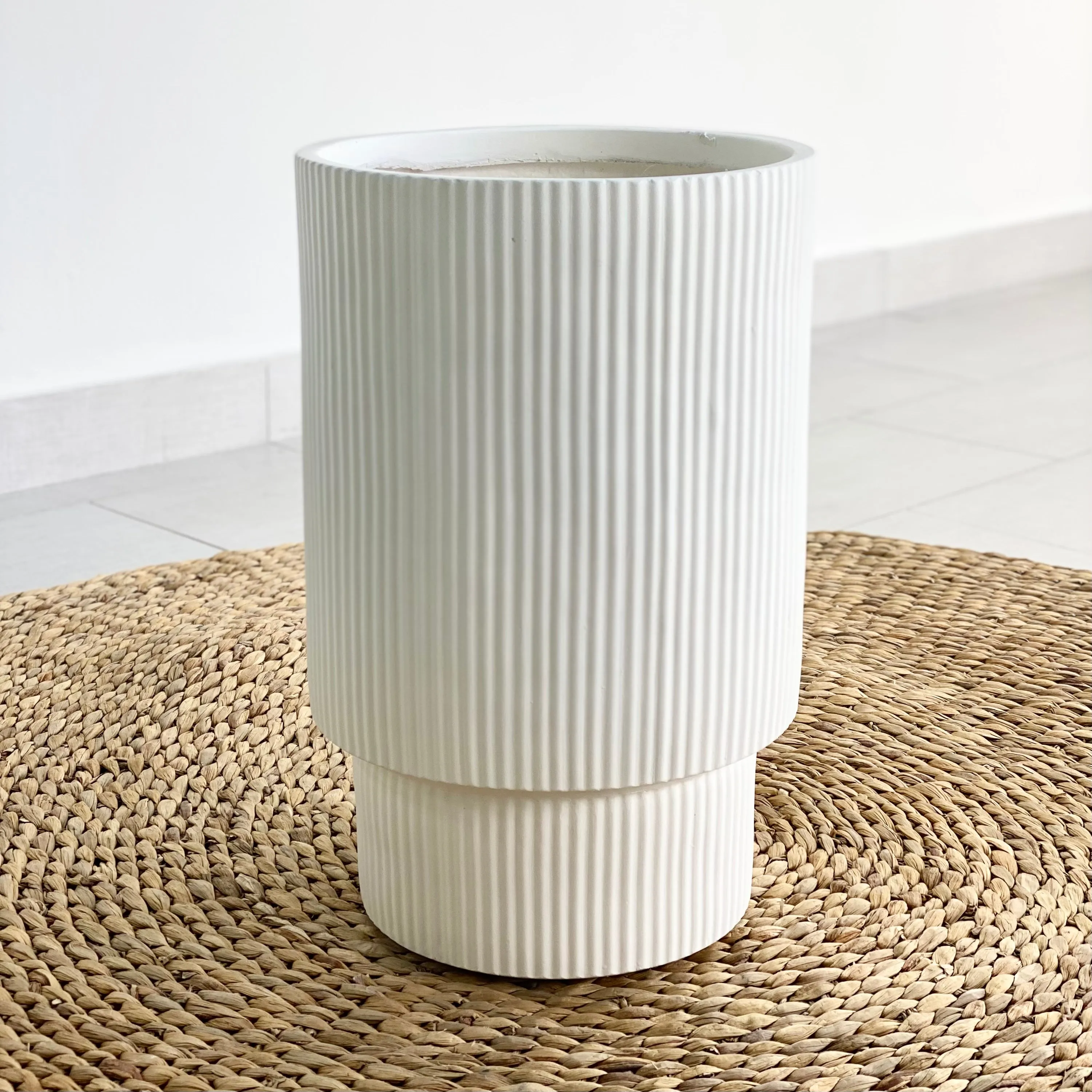 Bishop Carved Lines Fiber Clay Planter