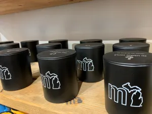 mi Centerpiece Candle (11 oz.)