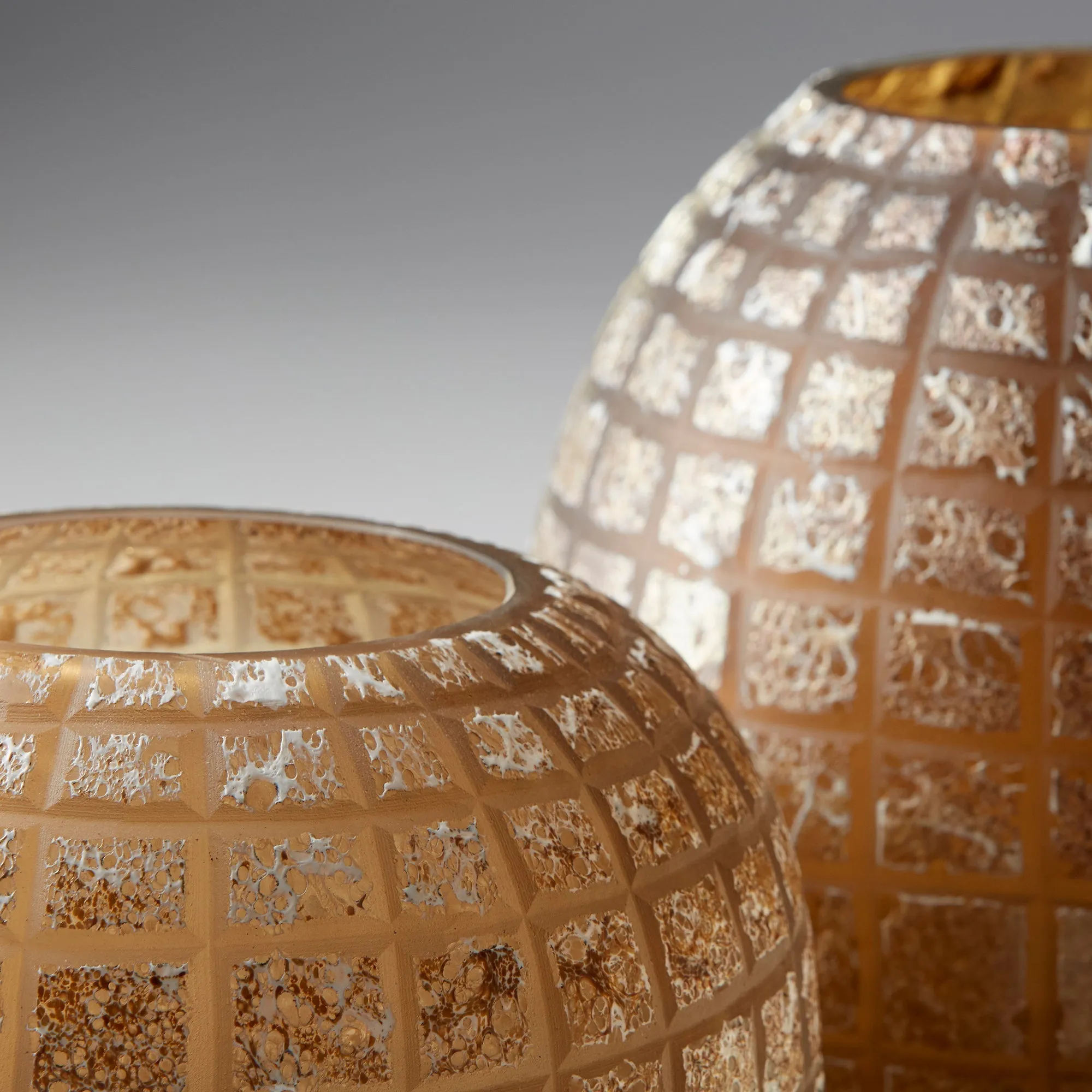 Spectre Vase -LG by Cyan
