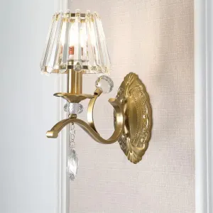 Vintage Style Gold Metallic Wall Lamp with Teardrop Crystal Decoration